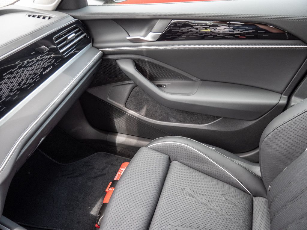 Volkswagen Passat Variant 1.5 TSI eHybrid Elegance AHK ACC