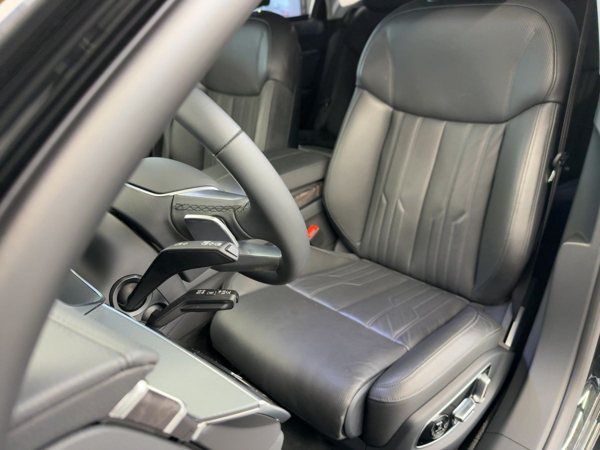 Audi A8 Limousine 50 TDI quattro - Samsaru's Car Outlet