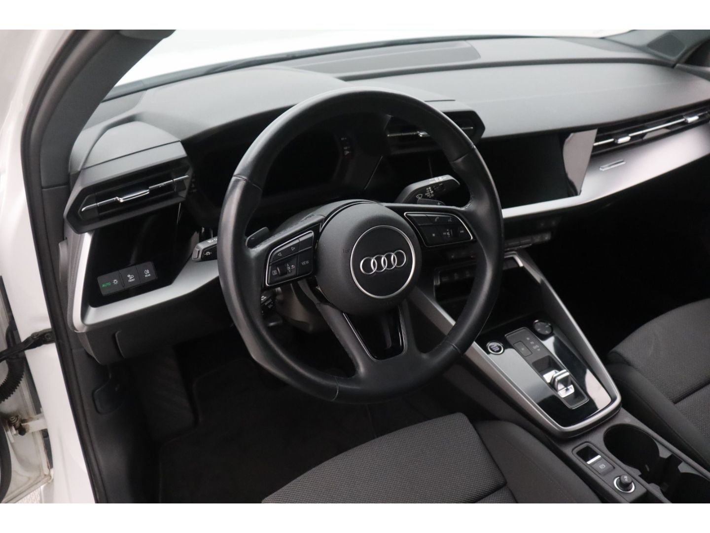 Audi A3 30TFSI Sb S-tronic+LED+VIRTUAL+CARPLAY+TEMPO