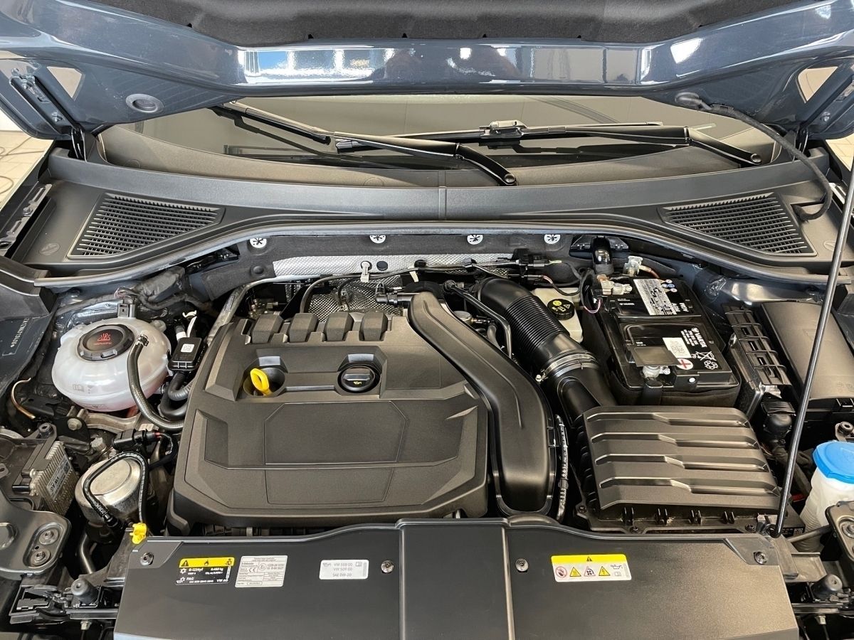 Volkswagen T-Roc R-Line - Samsaru's Car Outlet