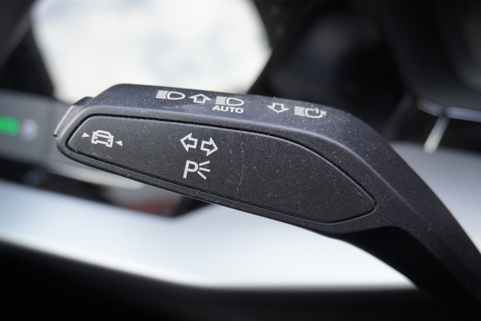 Audi A3 Sportback 40 TFSIe S line Sitzheizung LED DAB