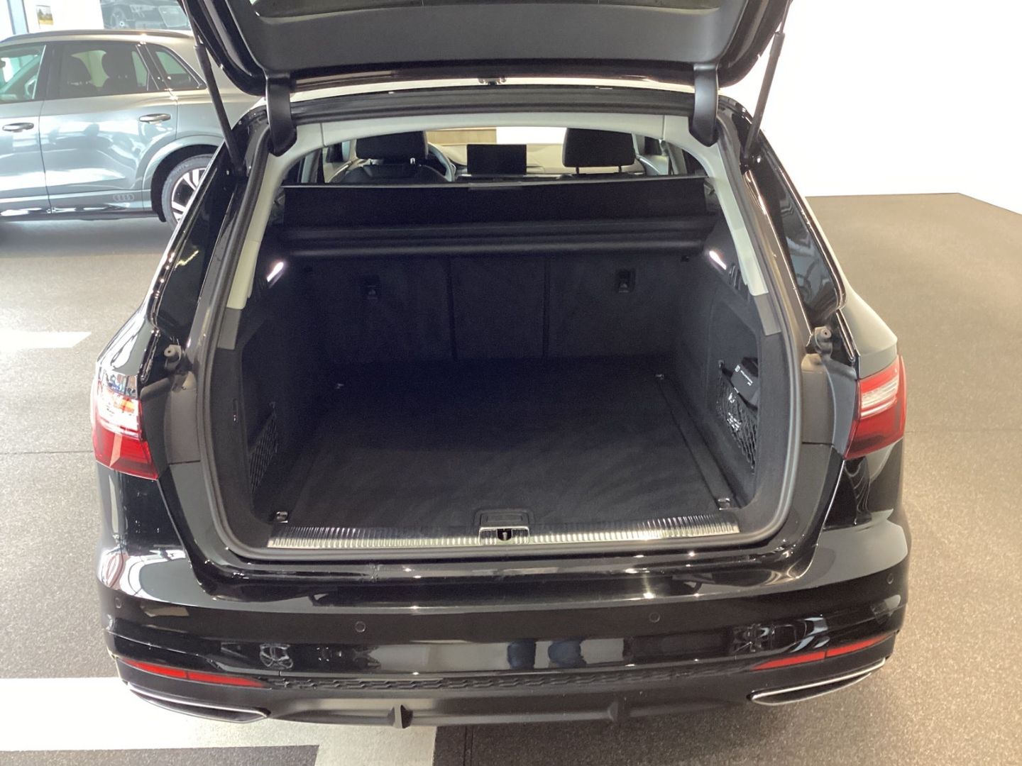 Audi A4 Avant S line 40TDI quattro S tronic ACC Rückf