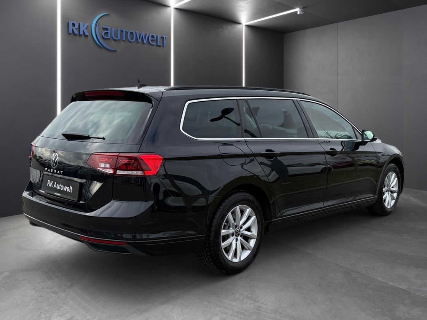 Volkswagen Passat 2.0 TDI DSG - Samsaru's Car Outlet