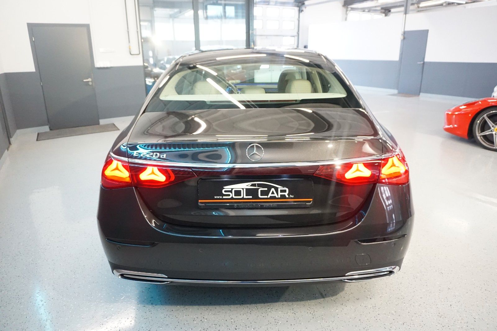Mercedes-Benz E 220 d Avantgarde Advanced Plus - Samsaru's Car Outlet