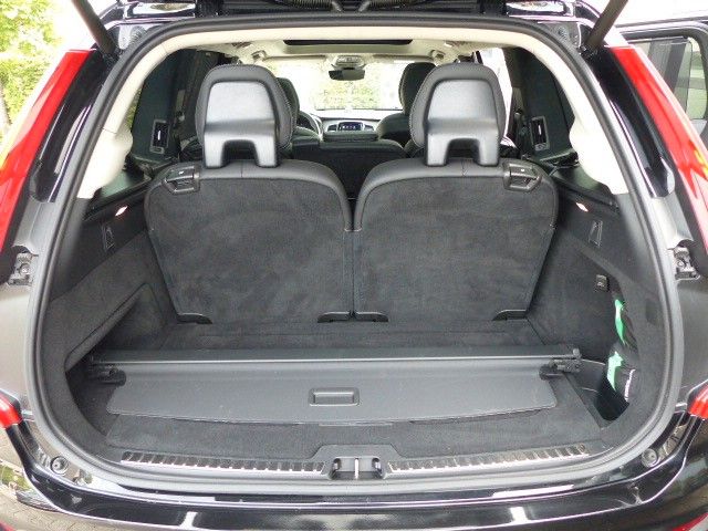Volvo XC90 Ultra Dark T8 Recharge Plug-In Hybrid AWD - Samsaru's Car Outlet