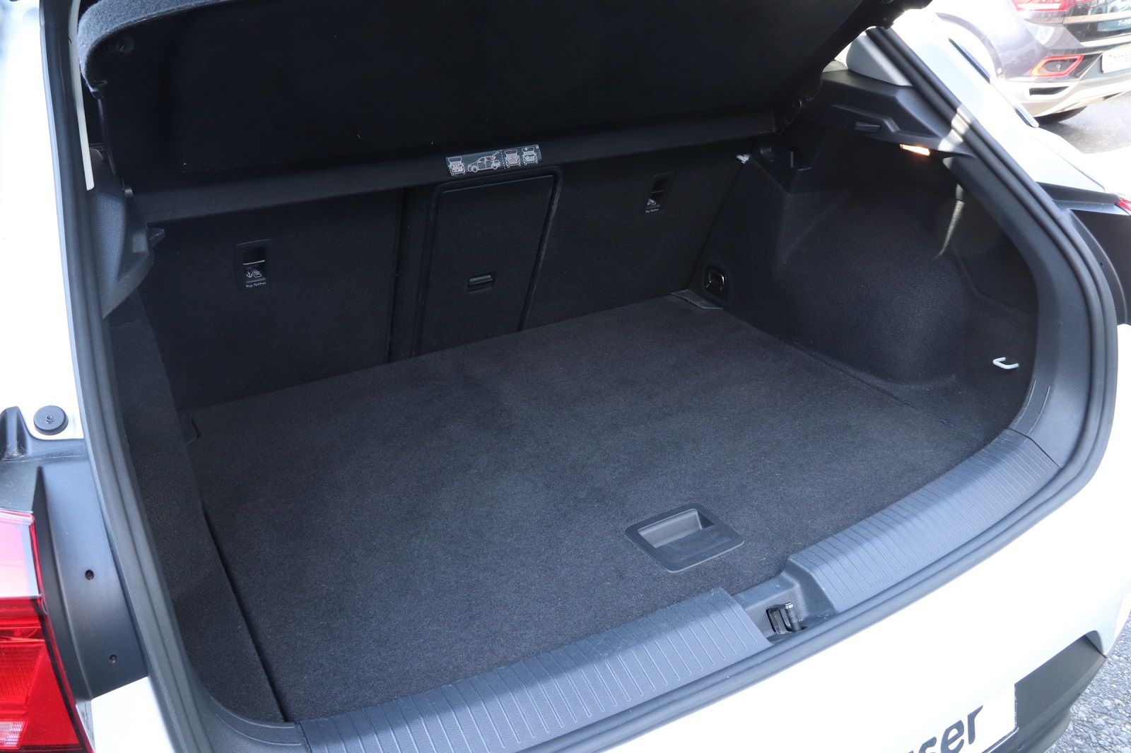 Volkswagen T-Roc 1.5 TSI Style DSG - Samsaru's Car Outlet