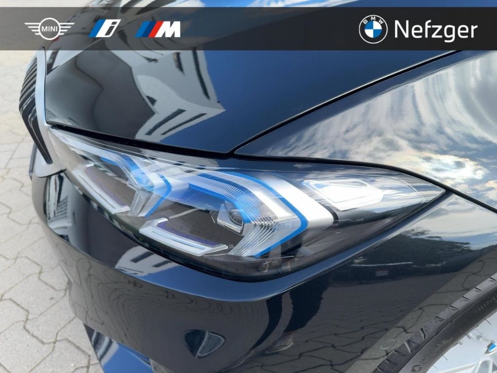 BMW 320 i xDrive Limousine LED RFK LED Ambiente