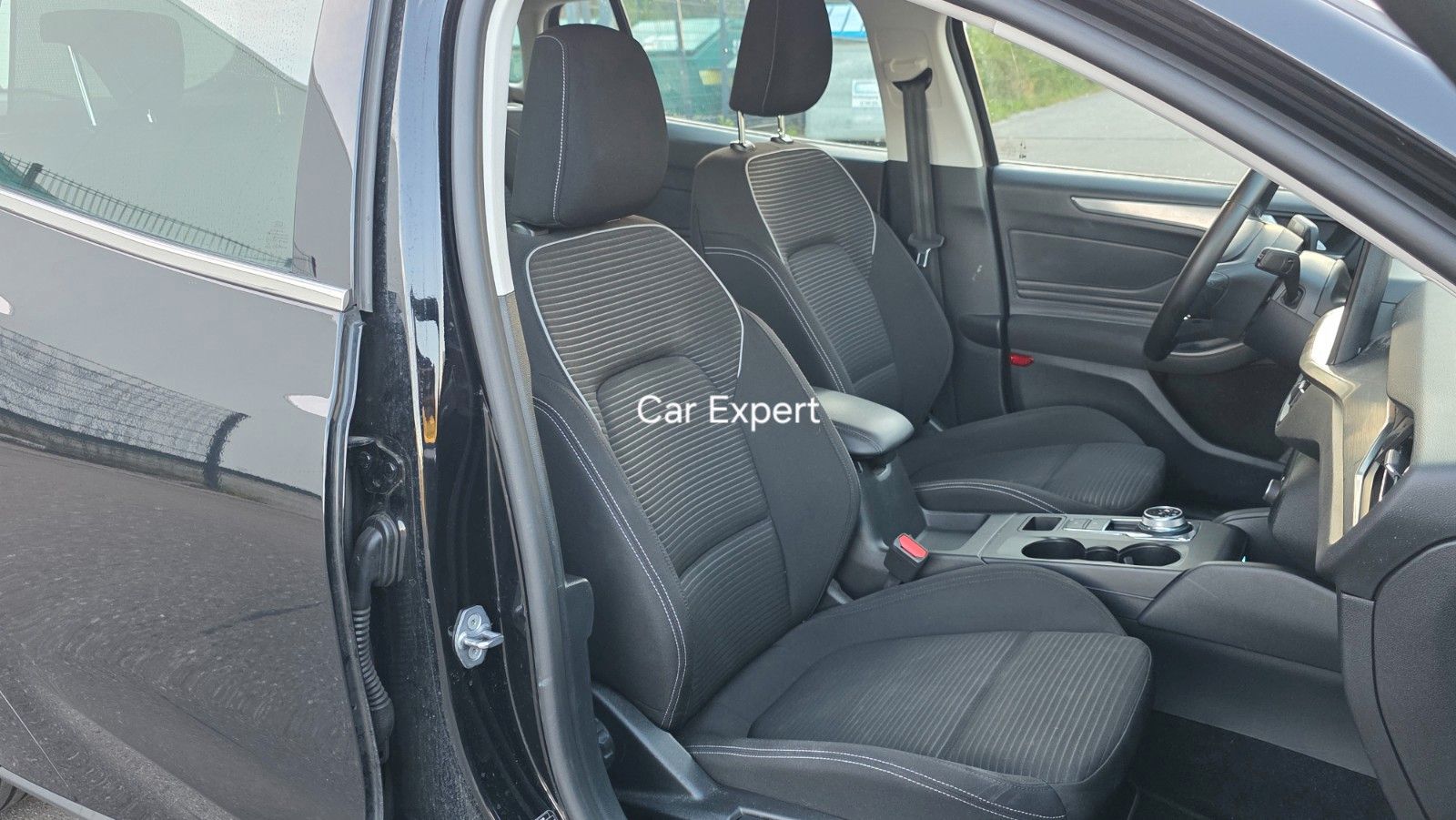 Ford Focus TurnierTitanium,1Hand,8xAlu,Scheckheft,LED