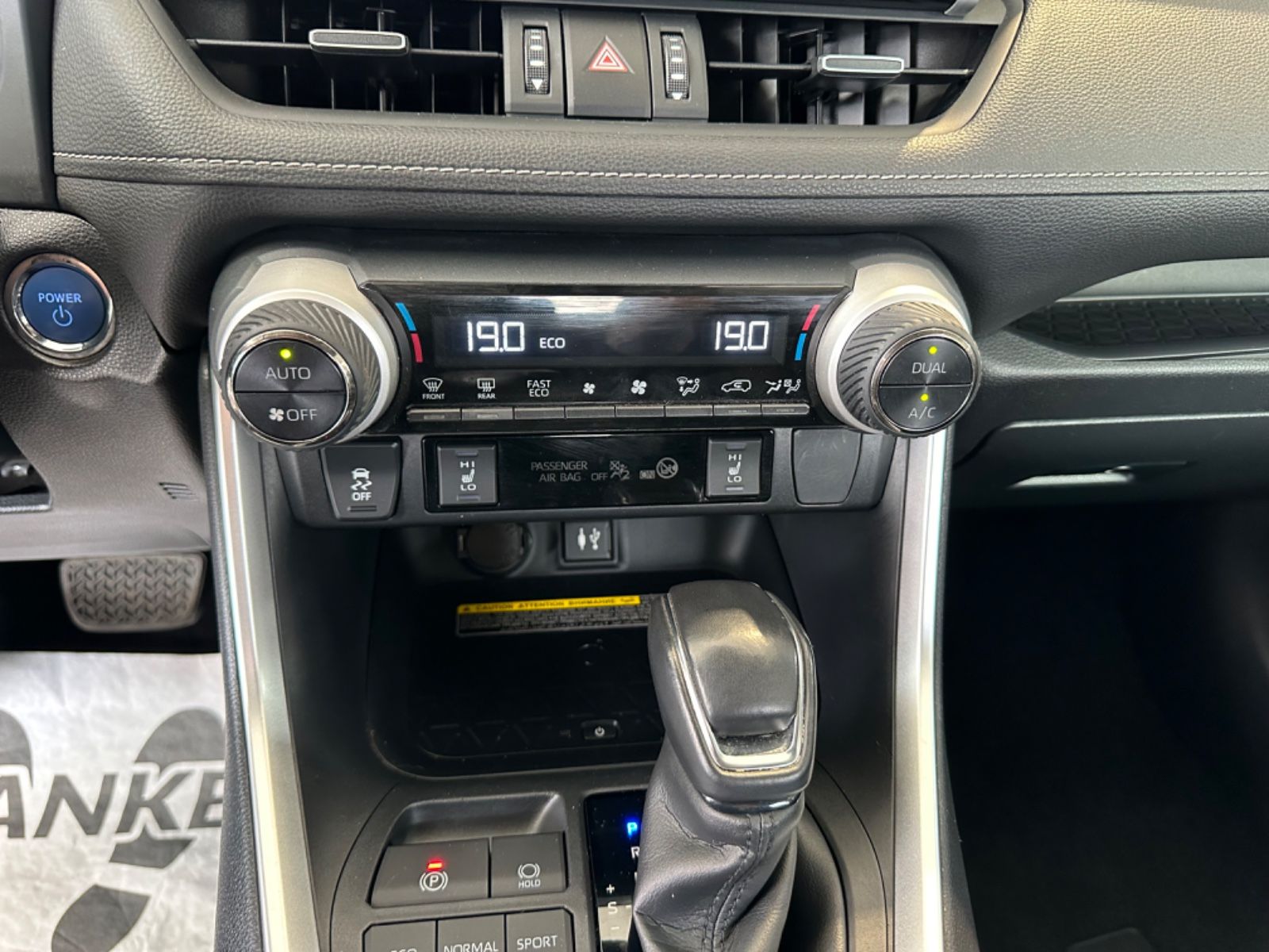 Toyota RAV 4 Hybrid - Samsaru's Car Outlet
