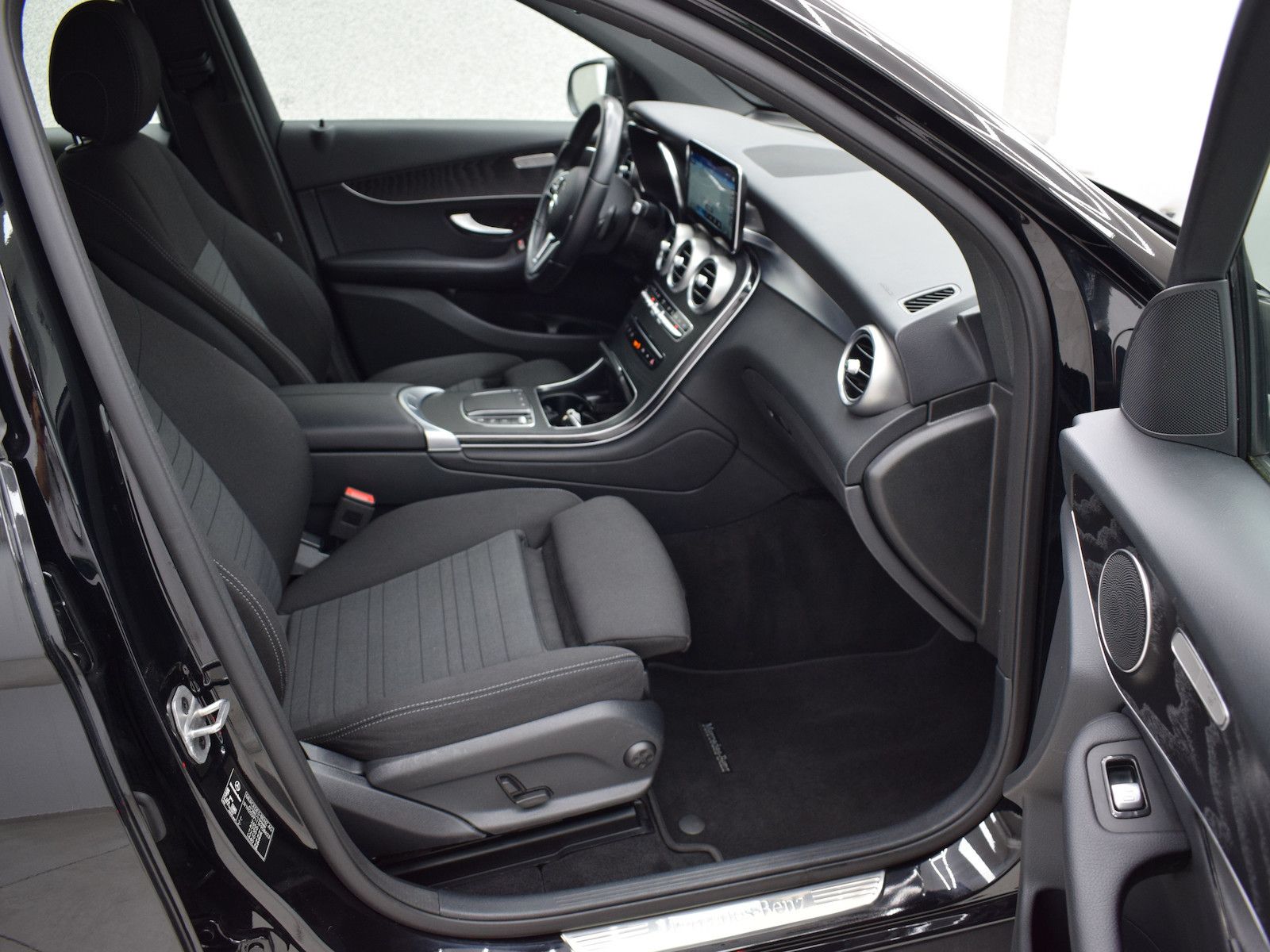 Mercedes-Benz GLC 300 de 4M Offroad - Samsaru's Car Outlet