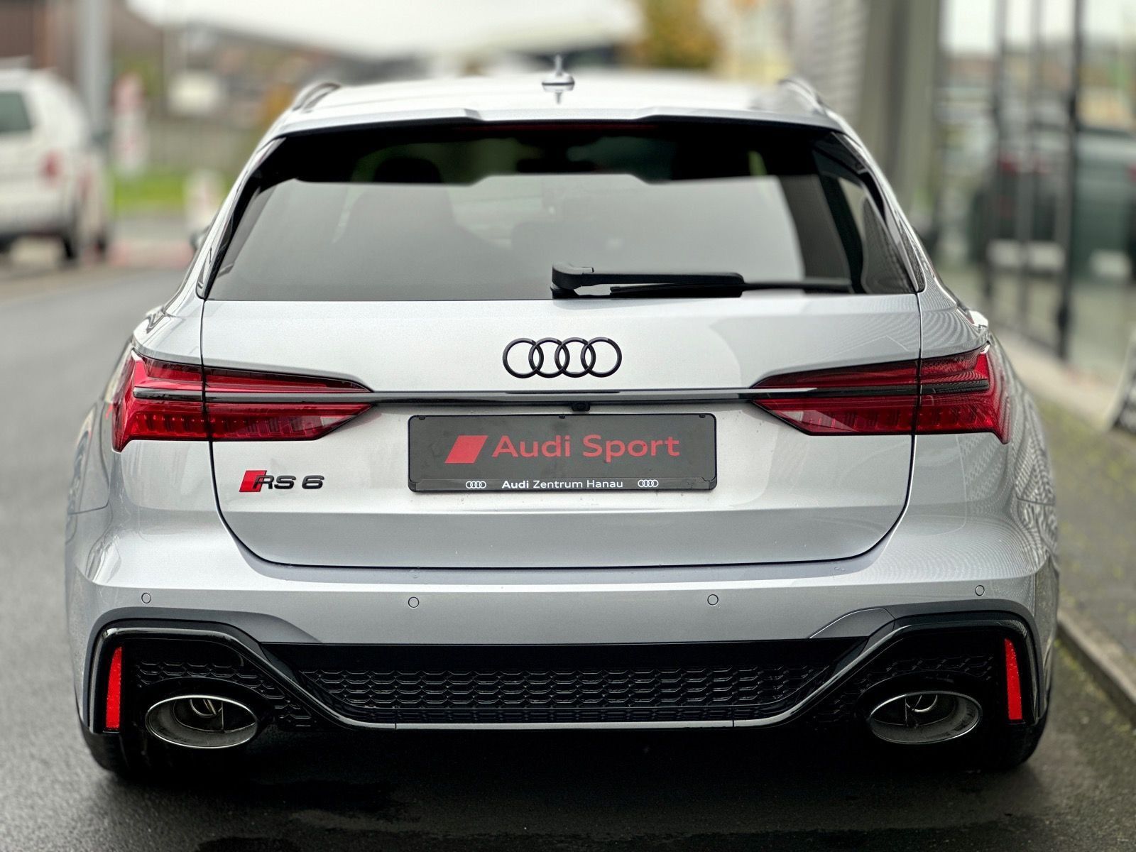 Audi RS 6 Avant KERAMIK*HUP*305KMH*LASER*PANO*B&O*STH
