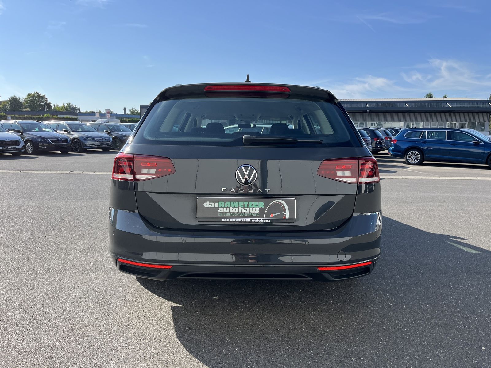 Volkswagen Passat Variant 2.0 TDI DSG - Samsaru's Car Outlet