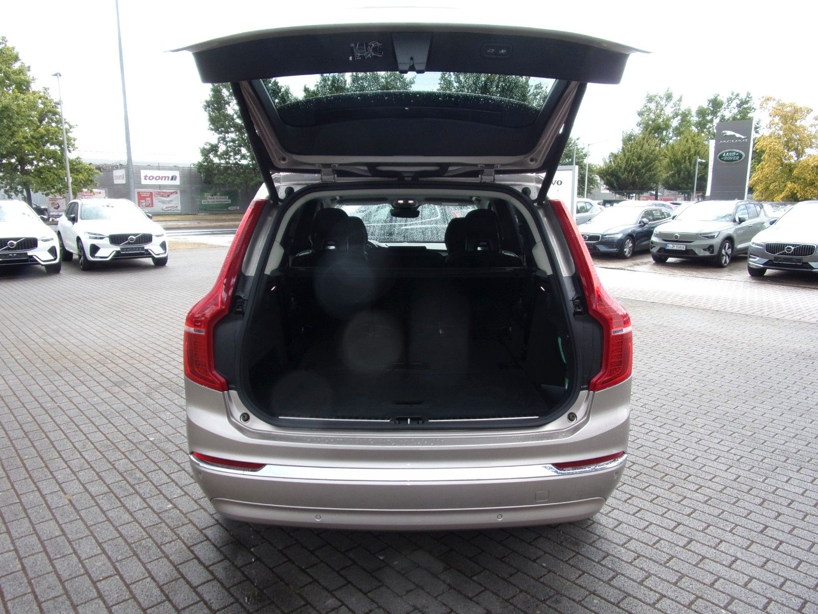 Volvo XC 90 B5 Plus Bright AWD - Samsaru's Car Outlet