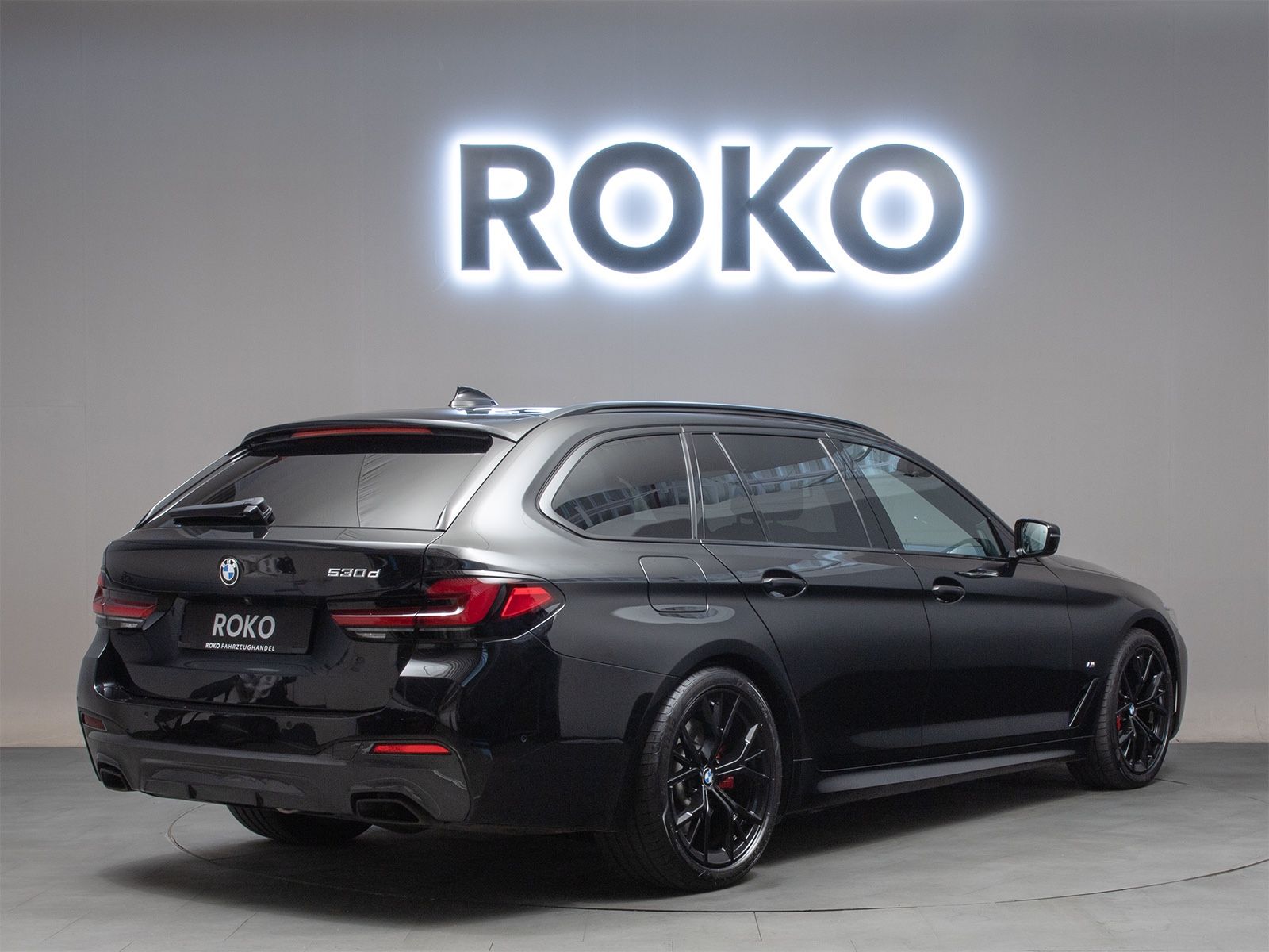 BMW 530d Touring M-Sport 360°StandH.HuD Laser H&K...