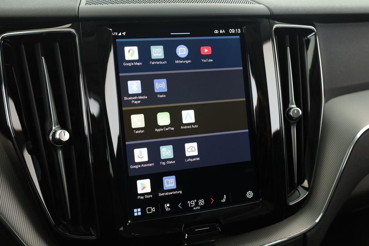 Volvo XC60 B4 AWD Plus Dark LED Pano ACC Kam 21" AHK