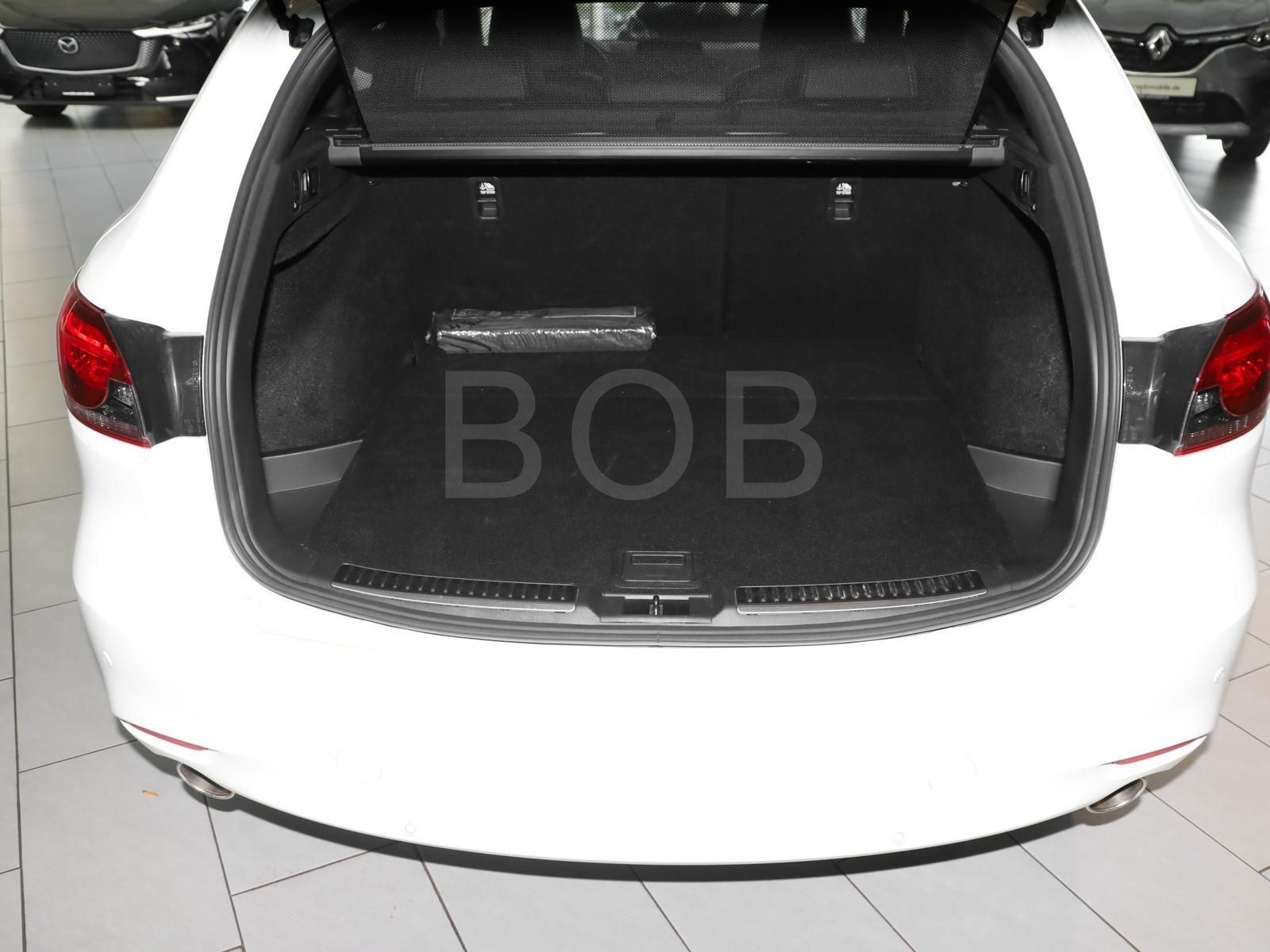 Mazda 6 Kombi 2.5 Aut. Takumi 360° LEDER BOSE HUD eSD