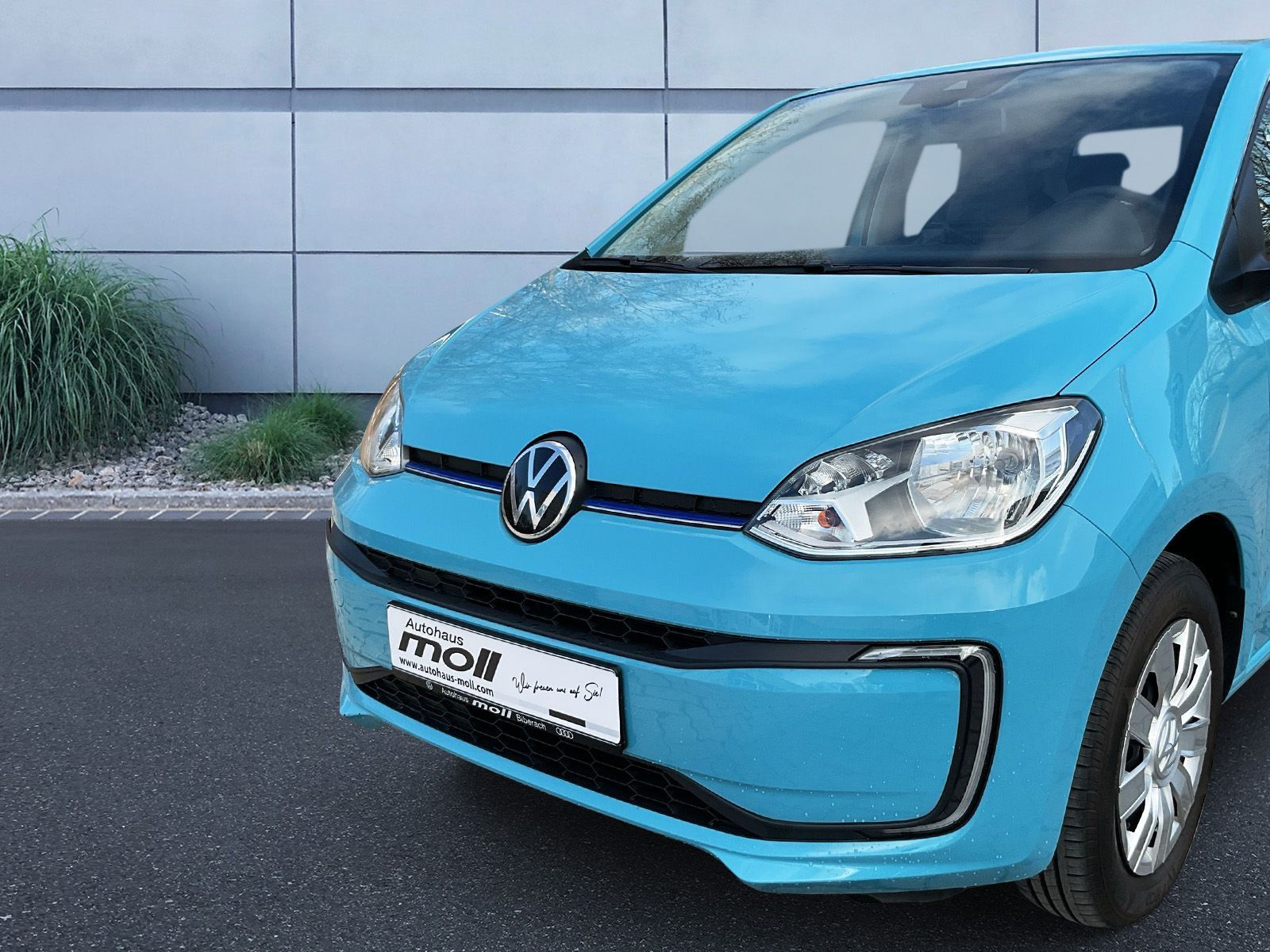Volkswagen e-Up! Move - Samsaru's Car Outlet