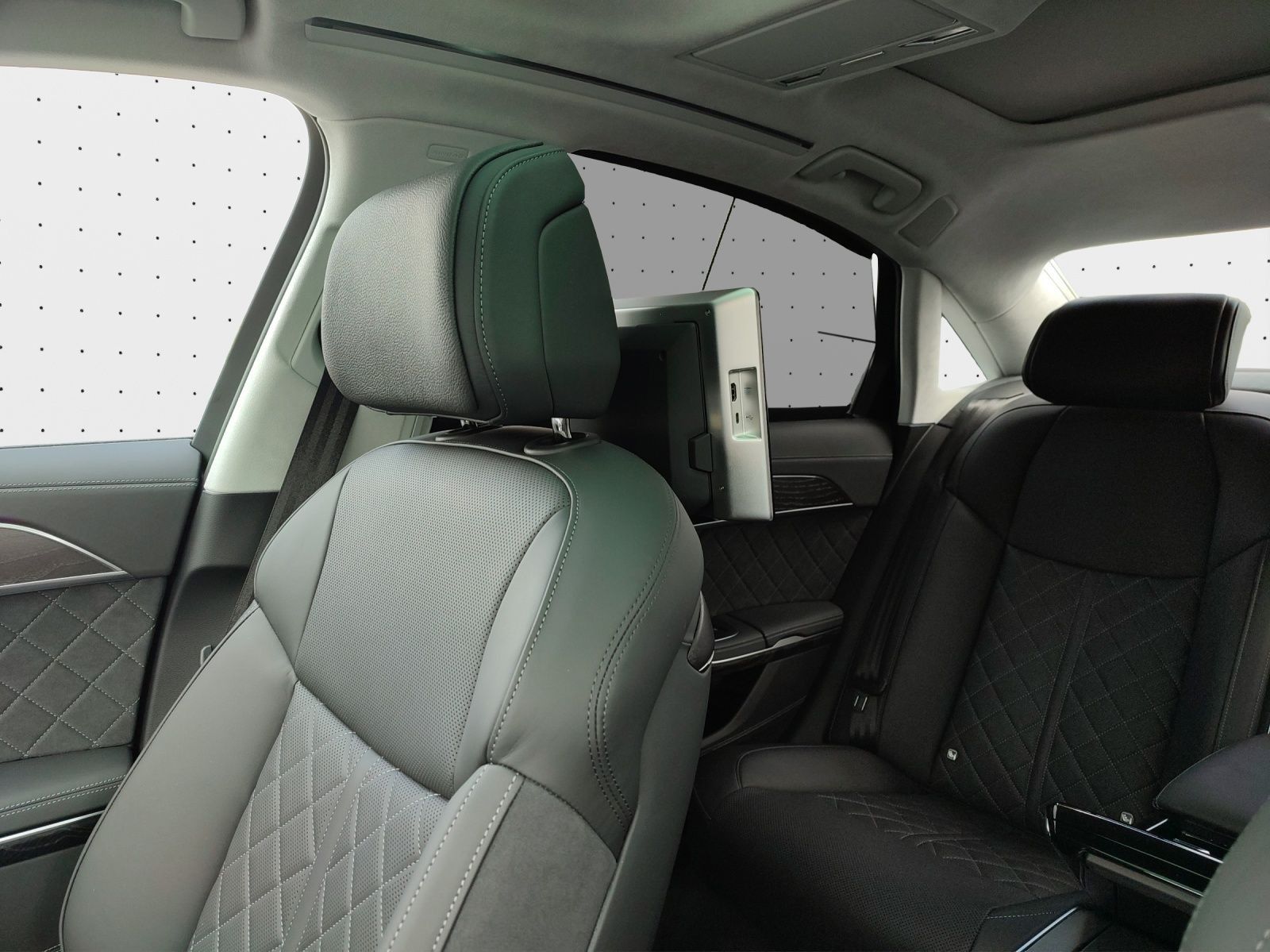 Audi A8 L 60 TFSI e quattro S line - Samsaru's Car Outlet