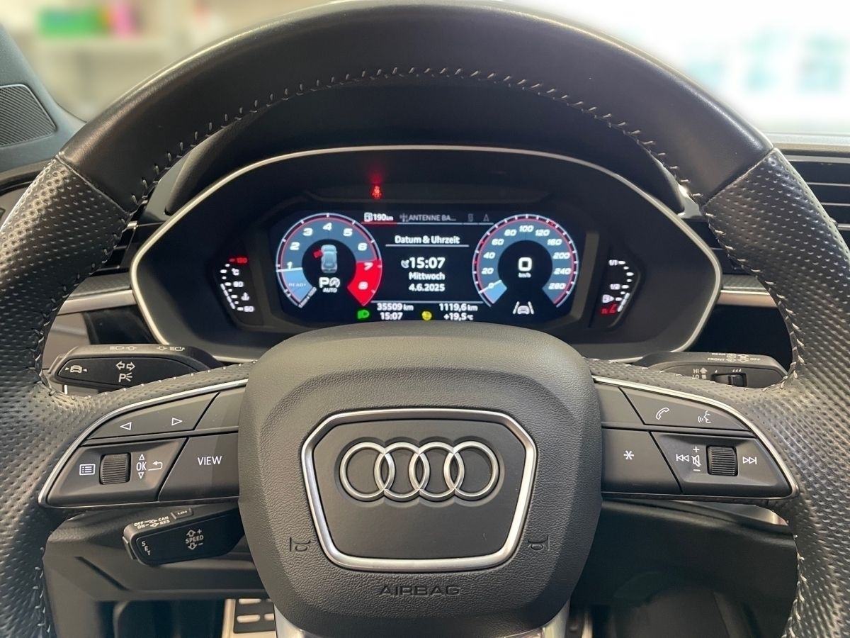 Audi Q3 40 TFSI quattro advanced - Samsaru's Car Outlet