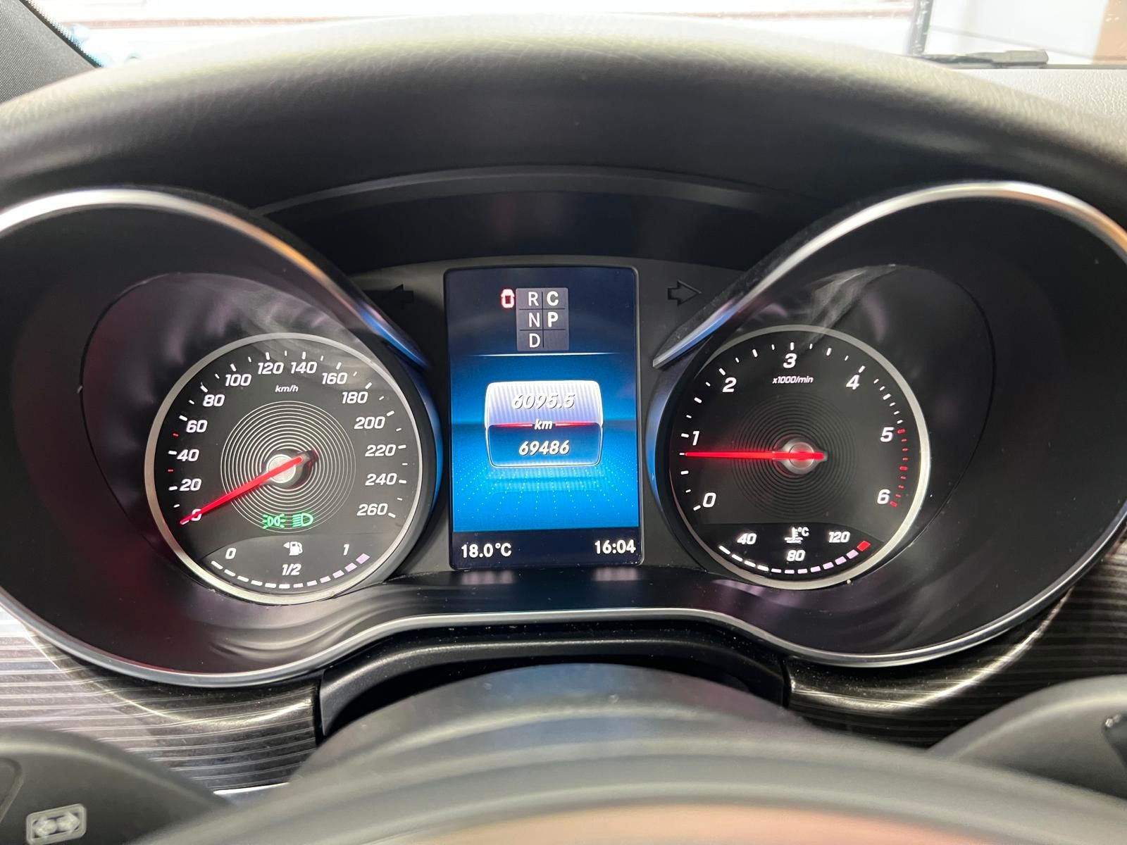 Mercedes-Benz V 250 d AVANTGARDE 4MATIC - Samsaru's Car Outlet