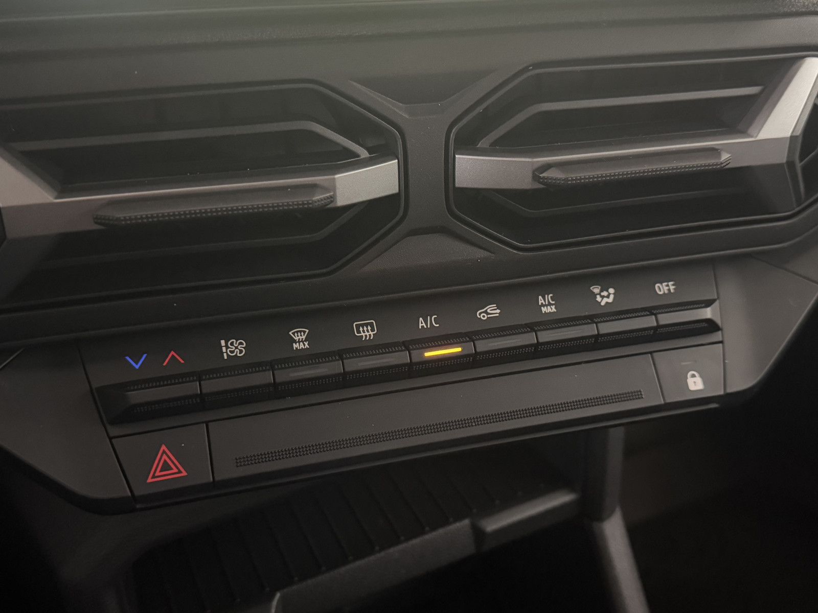 Dacia Duster III TCe 130 EXPRESSION 4x4 - Samsaru's Car Outlet