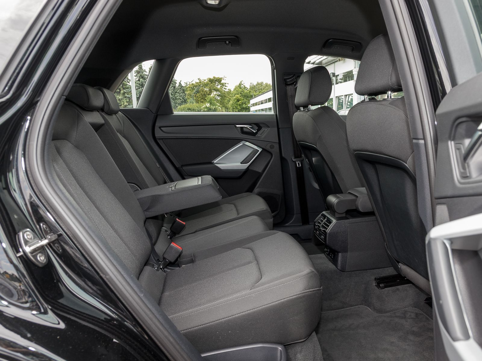 Audi Q3 35 TDI Q S LINE - Samsaru's Car Outlet