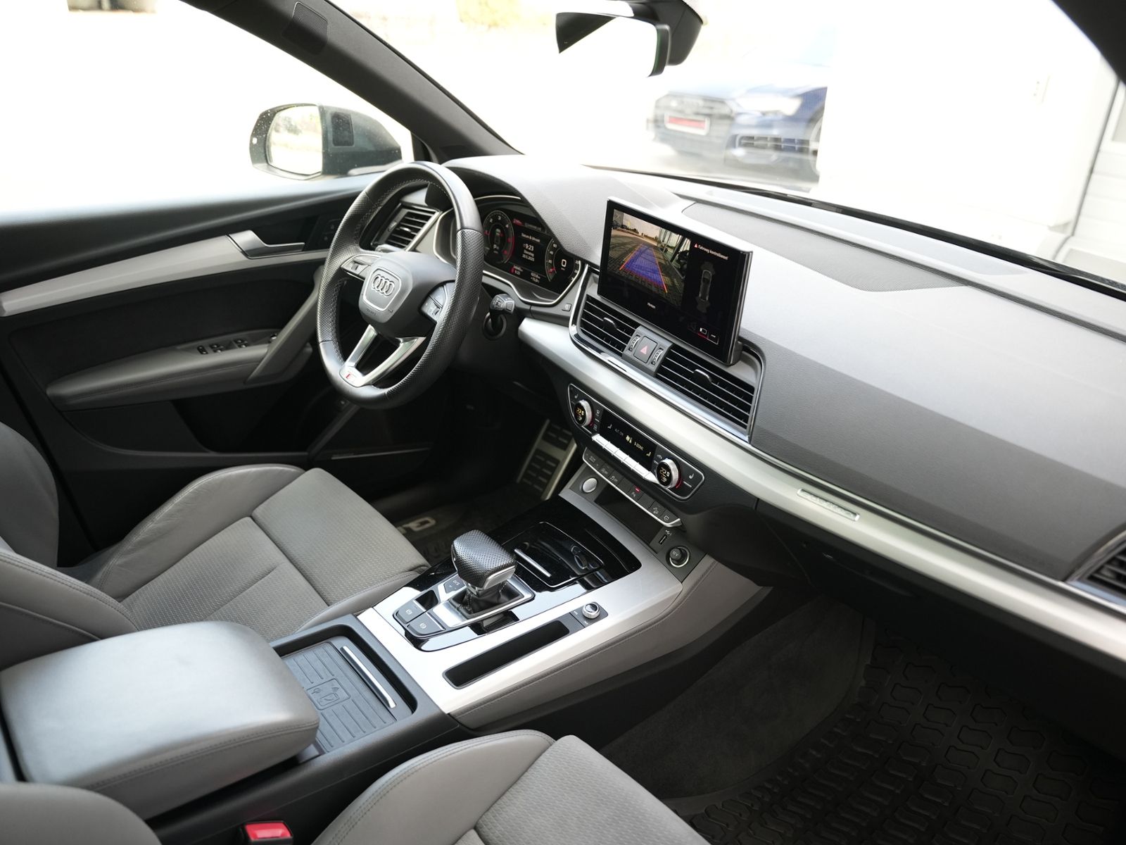 Audi Q5 40 TDI quattro S line - Samsaru's Car Outlet