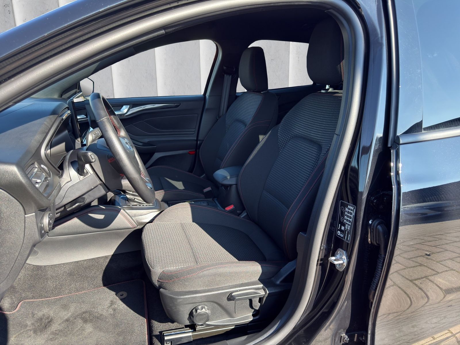 Ford Focus ST-Line X Turnier Aut.*AHK*ACC*HUD*KAM*NAV