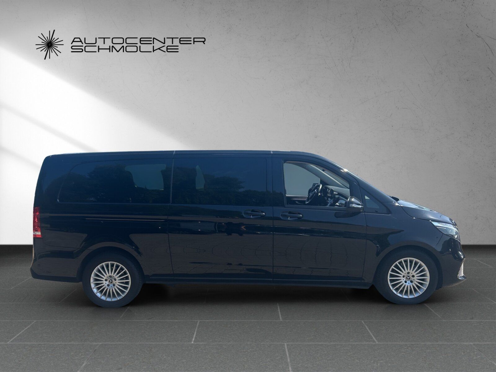 Mercedes-Benz V 300 d - Samsaru's Car Outlet