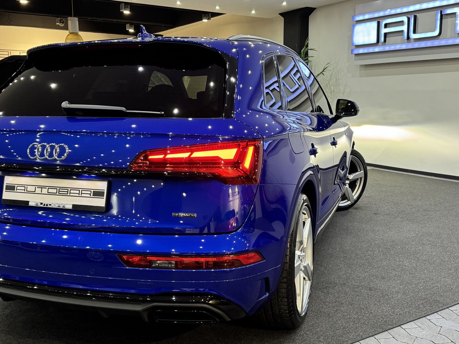 Audi Q5 40 TDI quattro S line - Samsaru's Car Outlet