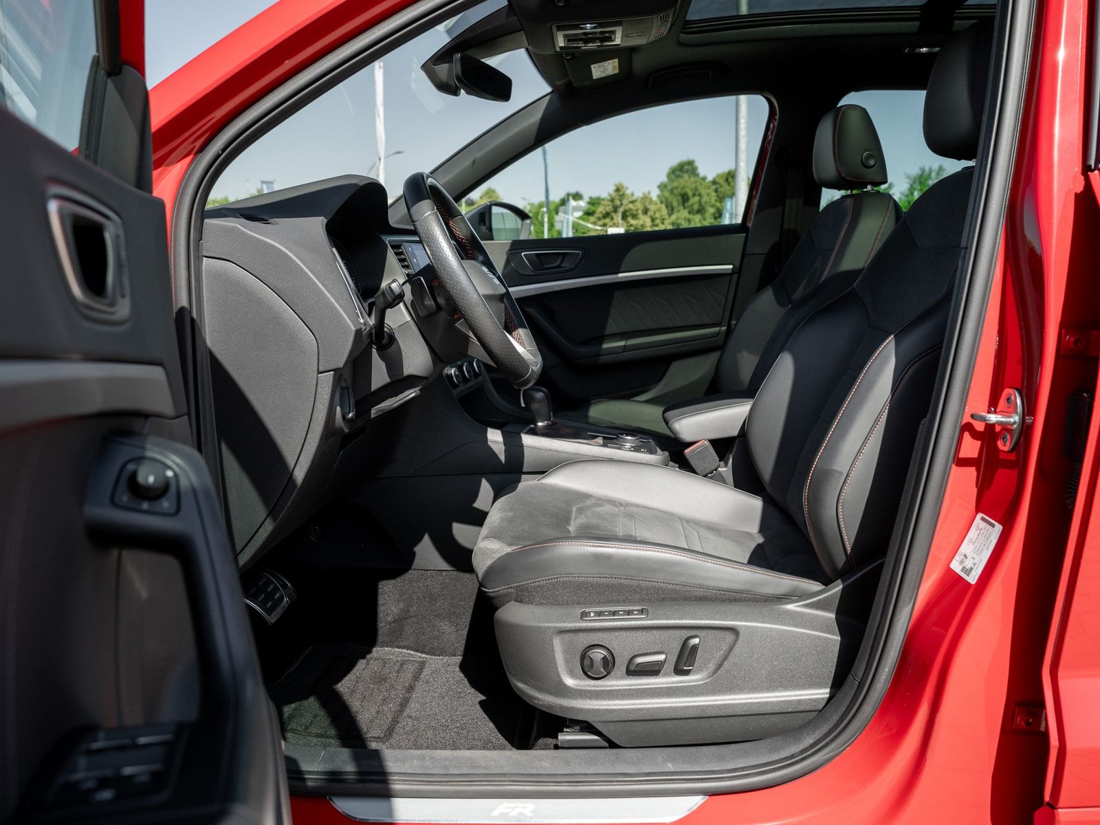 Seat ATECA FR 1.5 TSI DSG AHK Kam. Navi Pano Sportp.