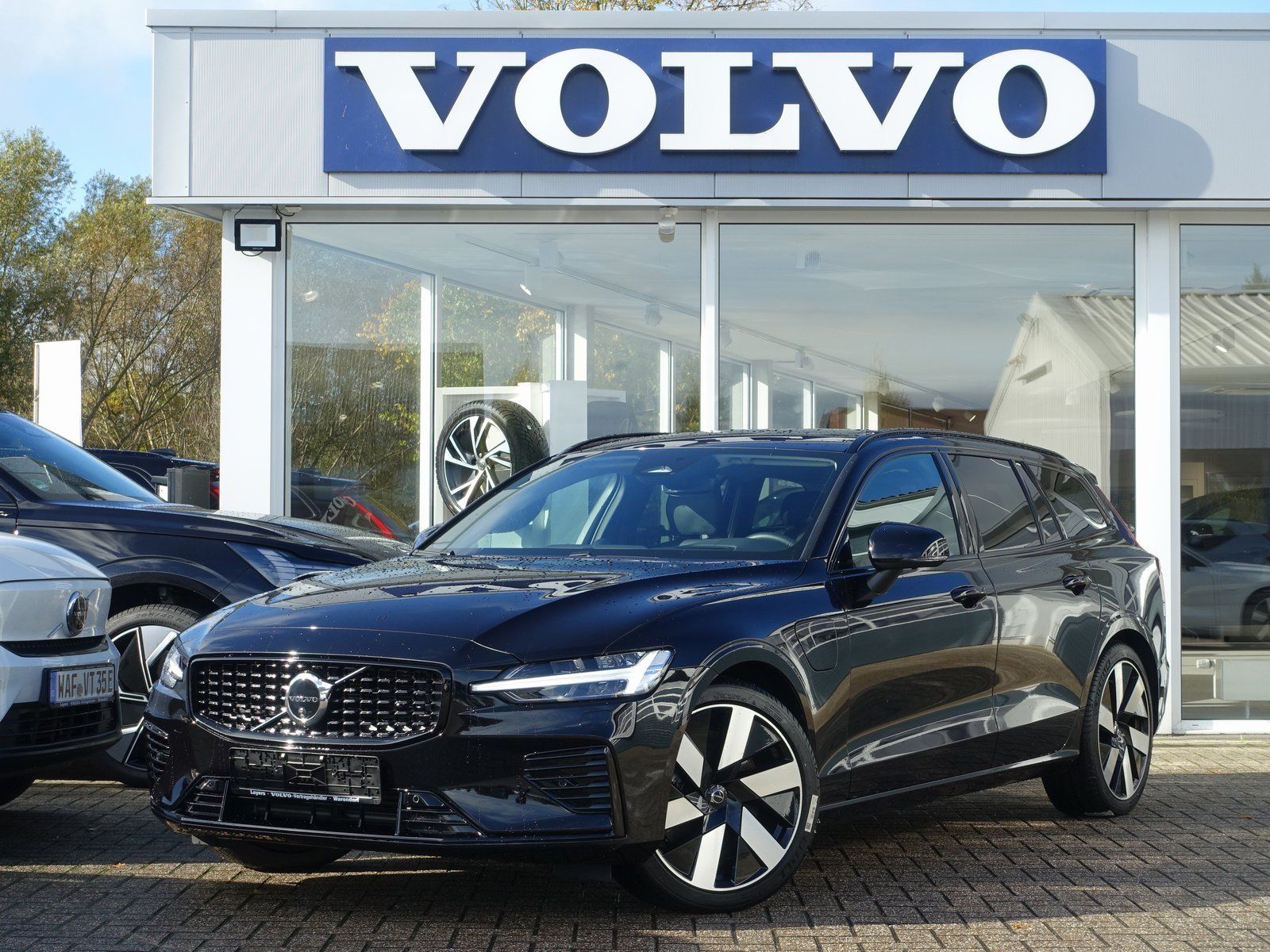 Volvo V60 Ultra T8 AWD Plug-in Hybrid/360°Cam/Massage