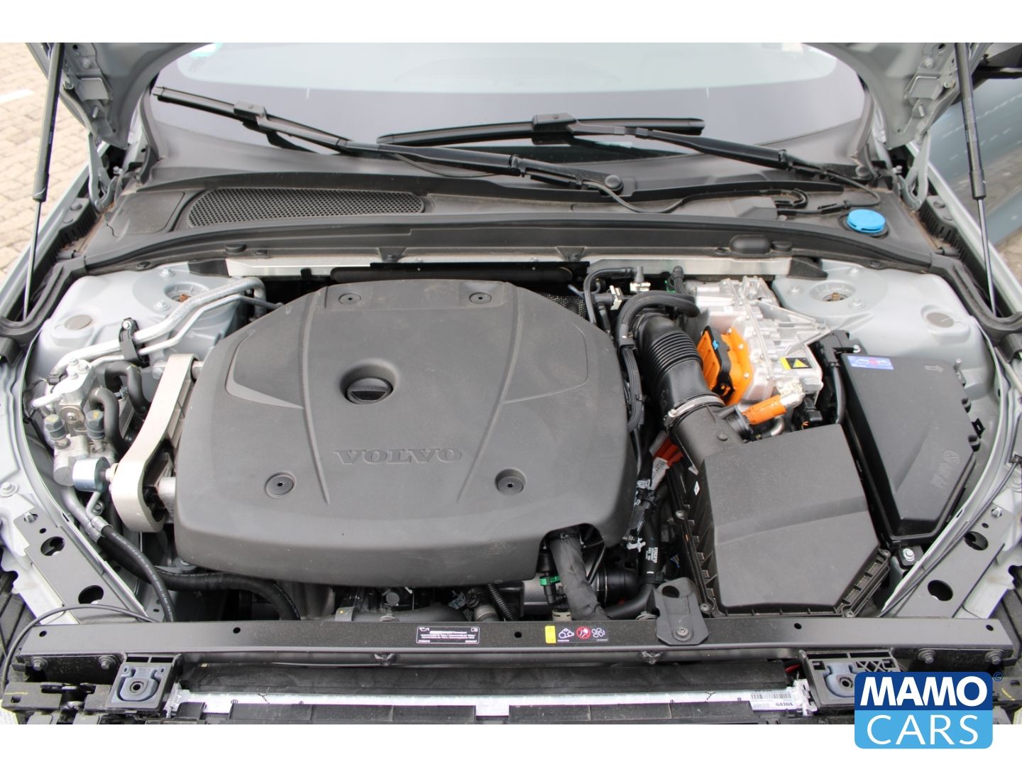 Volvo V60 T8 AWD Recharge Plus Dark EU6e AHK/360CAM/AC