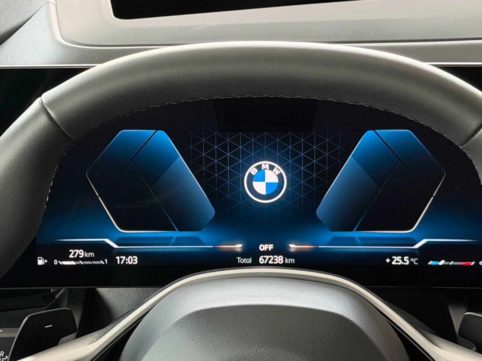 BMW 520d xDrive / AHK / 360° / Abstandtemp. / H&K
