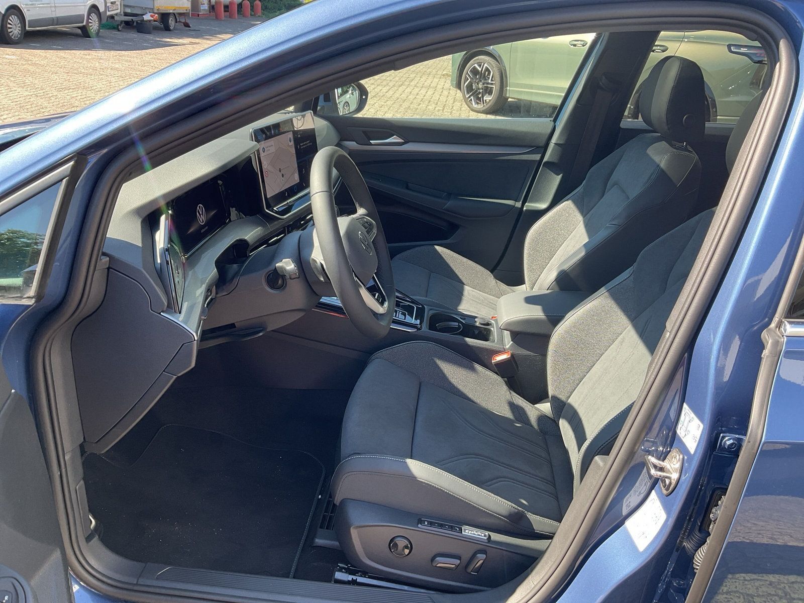 Volkswagen Golf VIII Edition 50 1.5 eTSI DSG AHK Area View