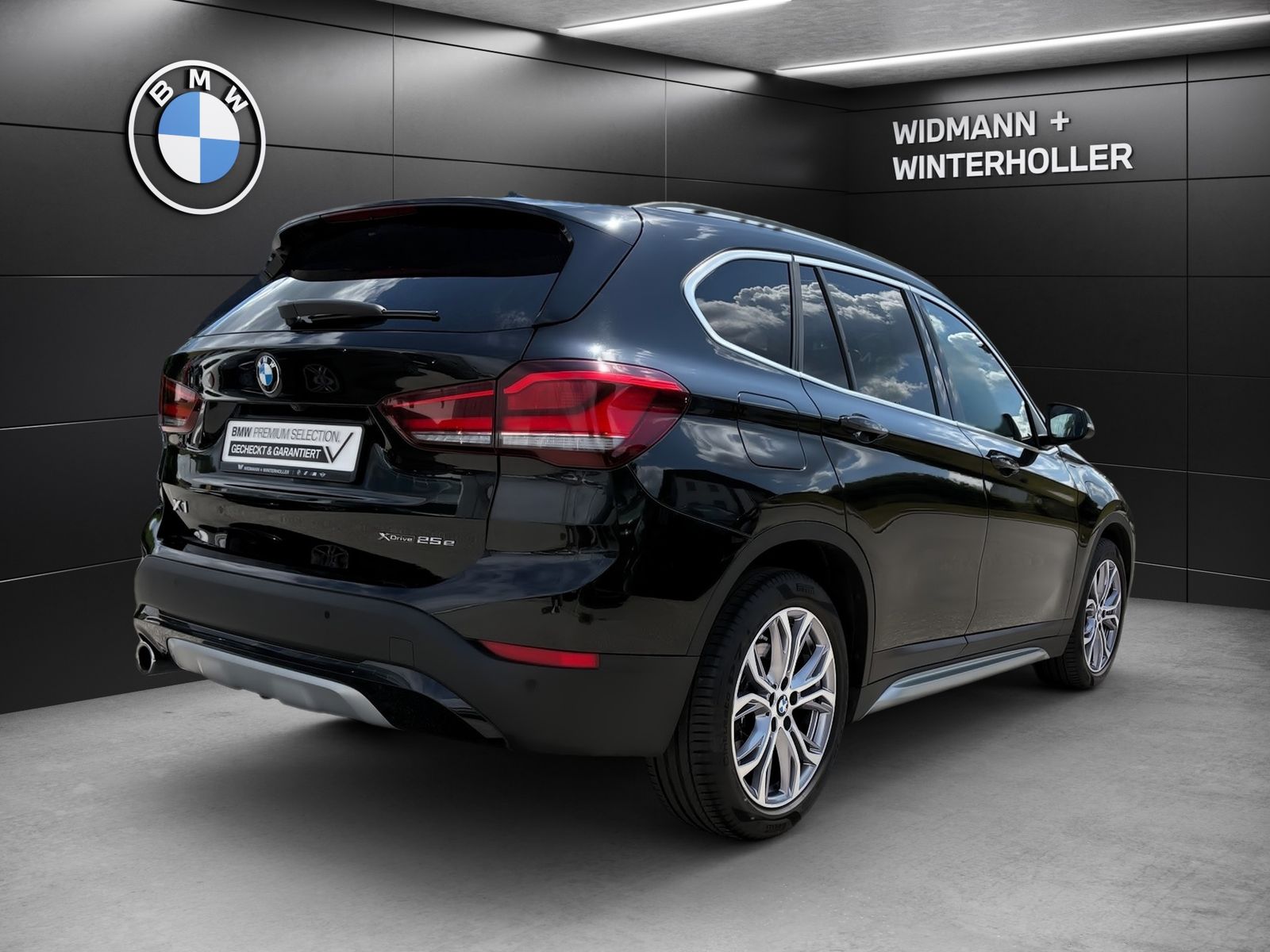 BMW X1 xDrive25e xLine - Samsaru's Car Outlet