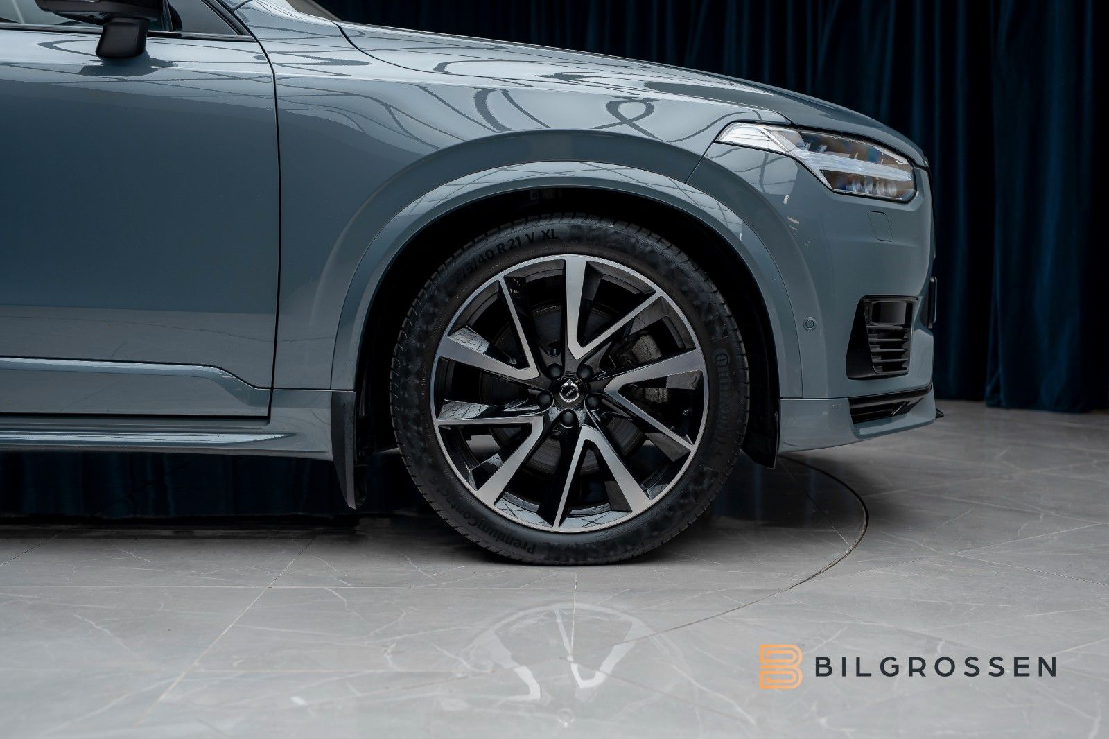 Volvo XC90 T8 Recharge Ultimate Dark B&W Pano HUD