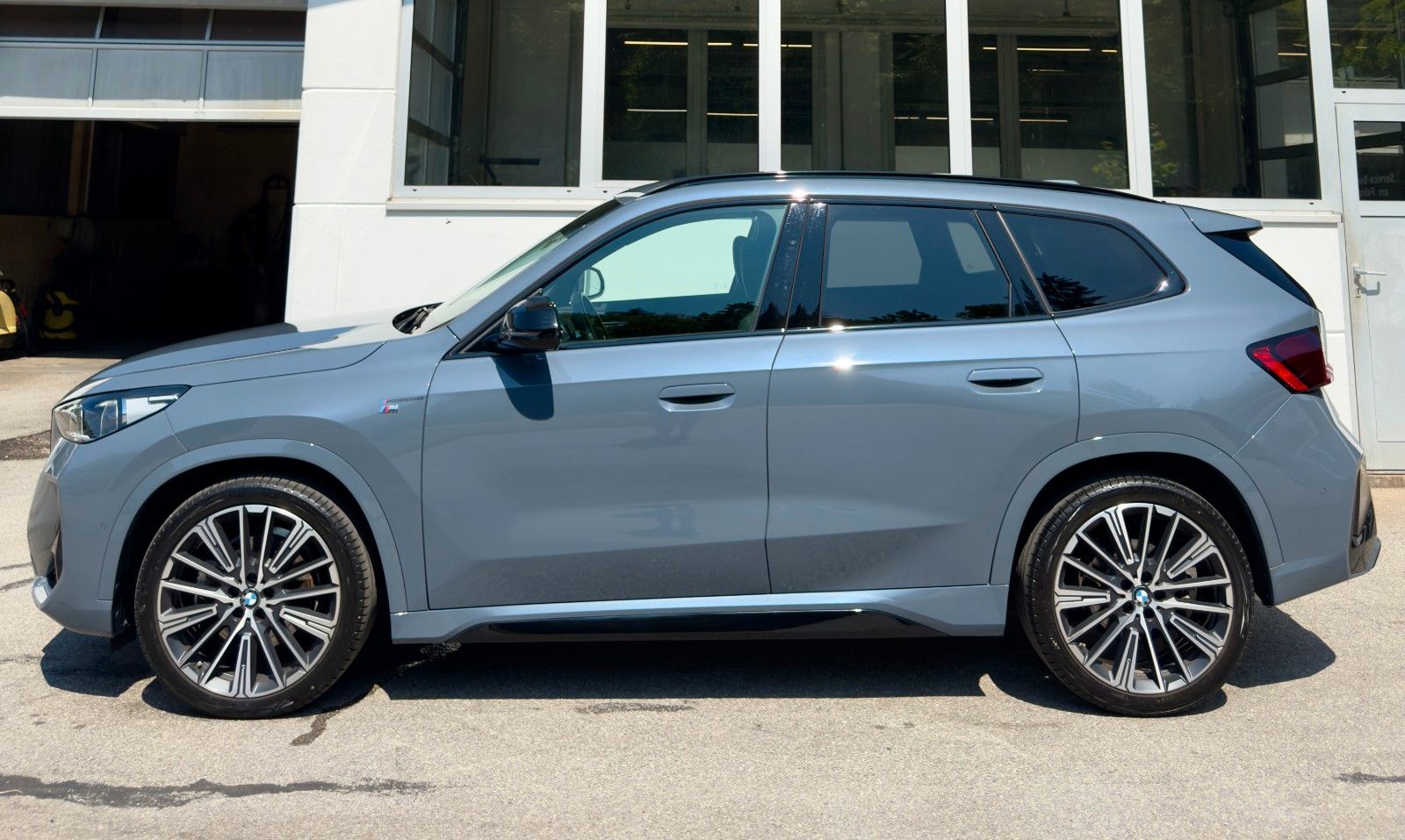 BMW X1 xDrive 23d M Sport - Samsaru's Car Outlet
