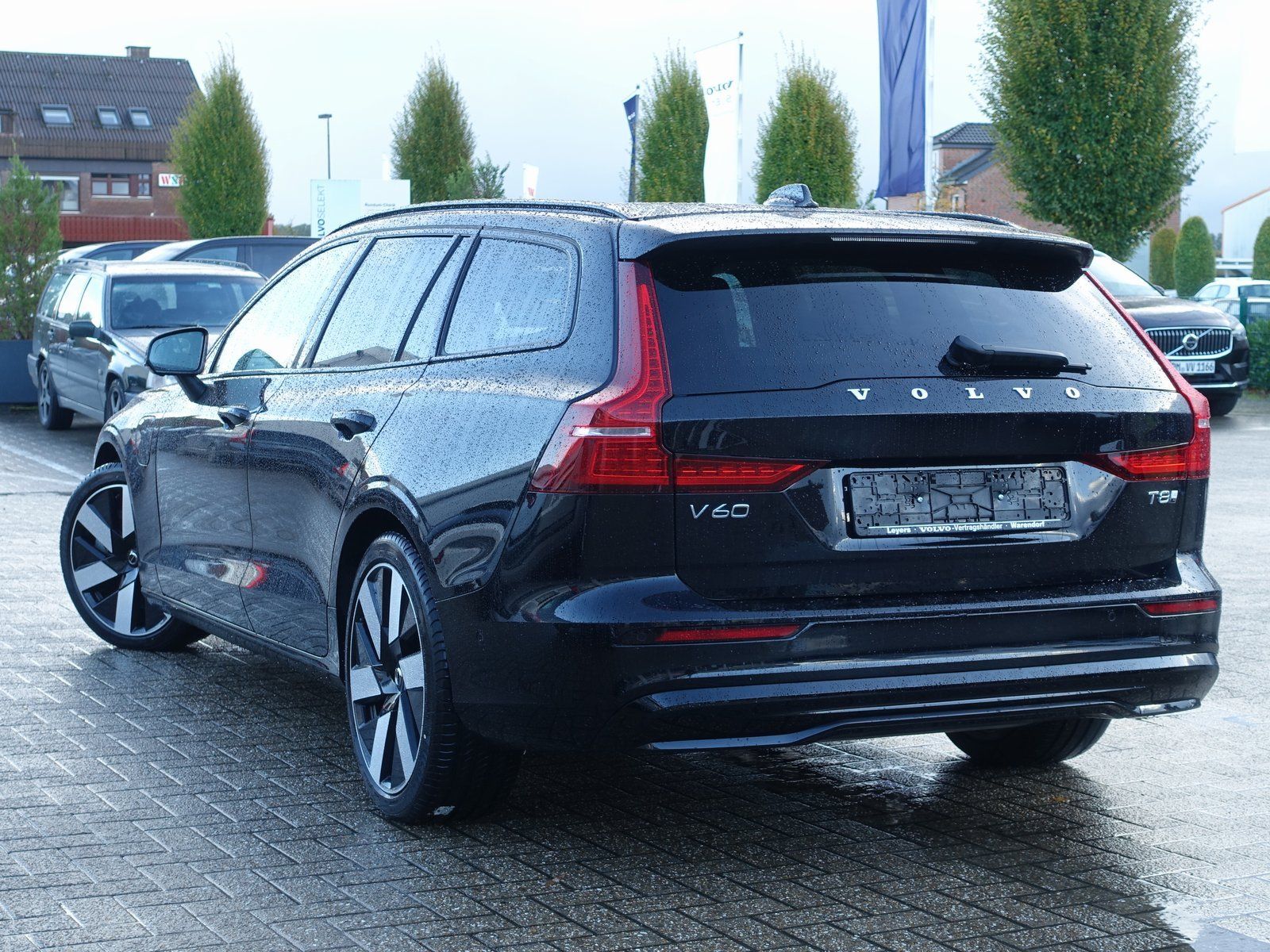 Volvo V60 Ultra Dark T8 AWD Plug-in Hybrid/360/B&W/AHK