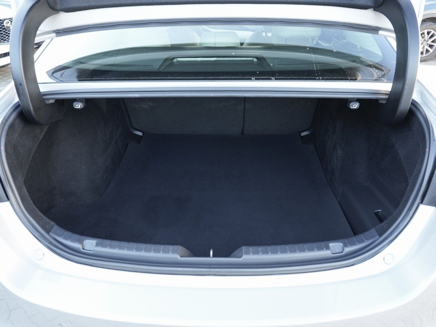 Mazda 3 Fastback Exclusive-Line   BOSE+RFK+PDC+NAVI