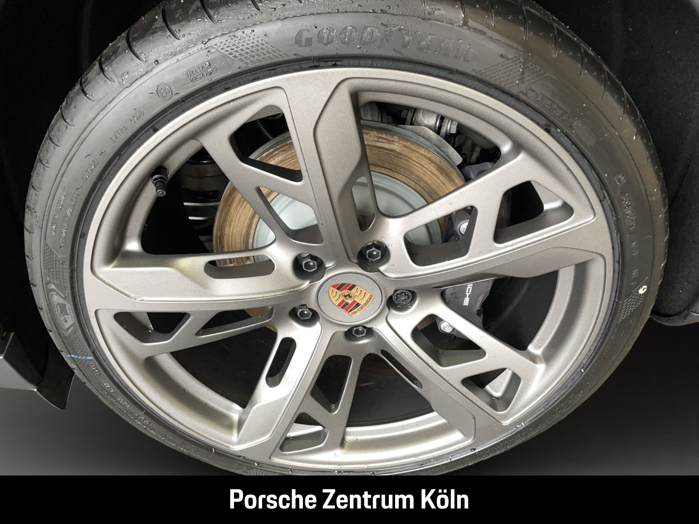 Porsche Taycan 4 Cross Turismo InnoDrive Surround-View