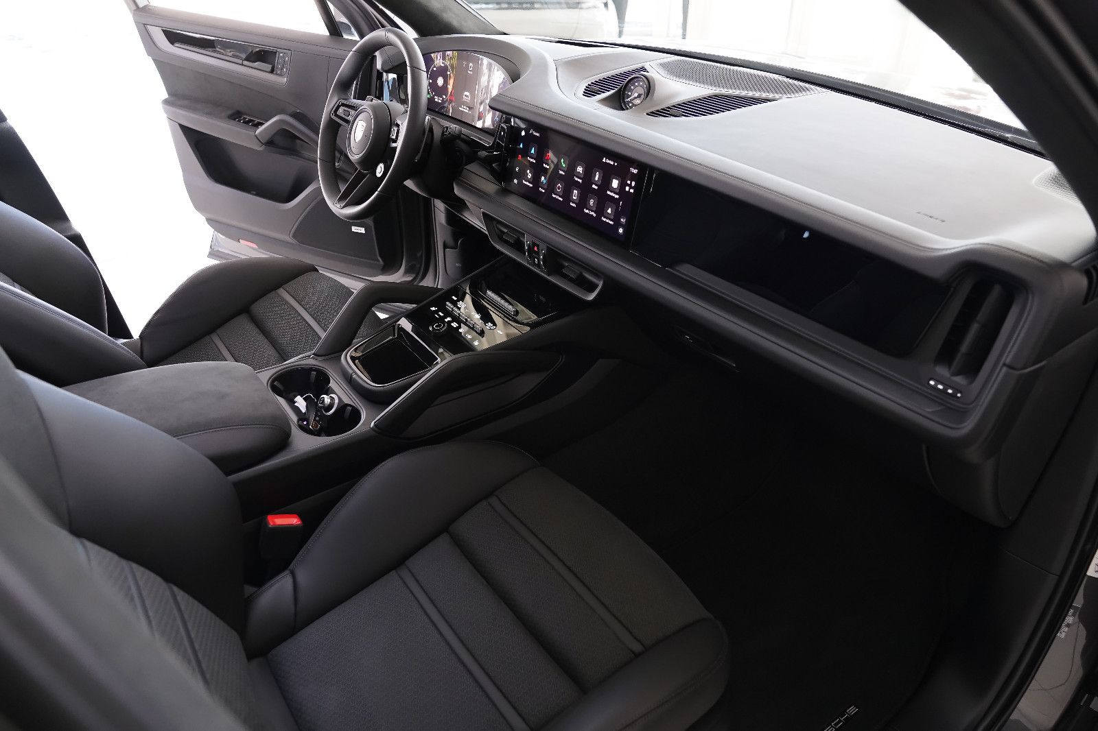 Porsche Cayenne GTS Hinterachslenkung 360 Pano AHK ACC