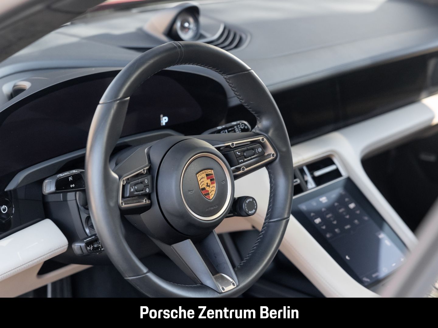Porsche Taycan Turbo S Cross Turismo BOSE Surround-View