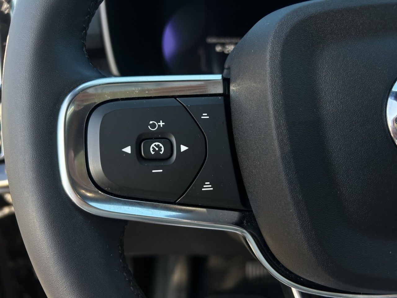 Volvo XC40 Core Pure Electric - Samsaru's Car Outlet