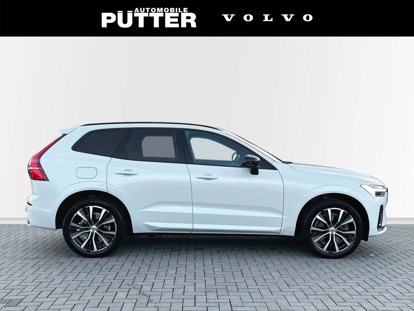 Volvo XC60 B4 Benzin Plus Dark 20'' AHK ACC Harman DAB