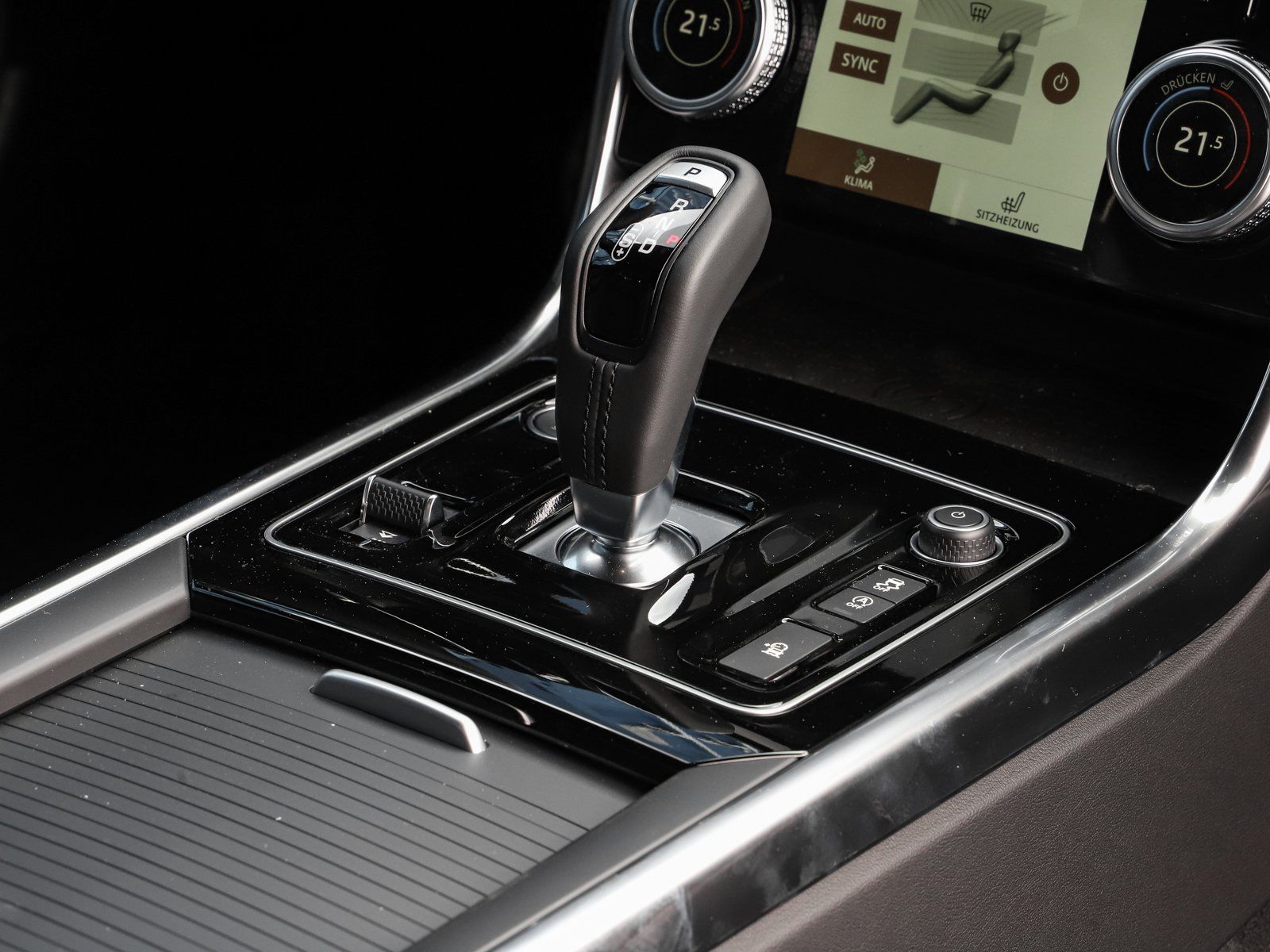 Jaguar XE P250 R-Dynamic Black Winter Paket