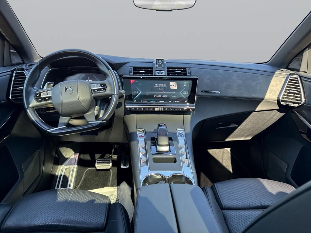 DS Automobiles DS7 Crossback E-Tense 4x4 Louvre