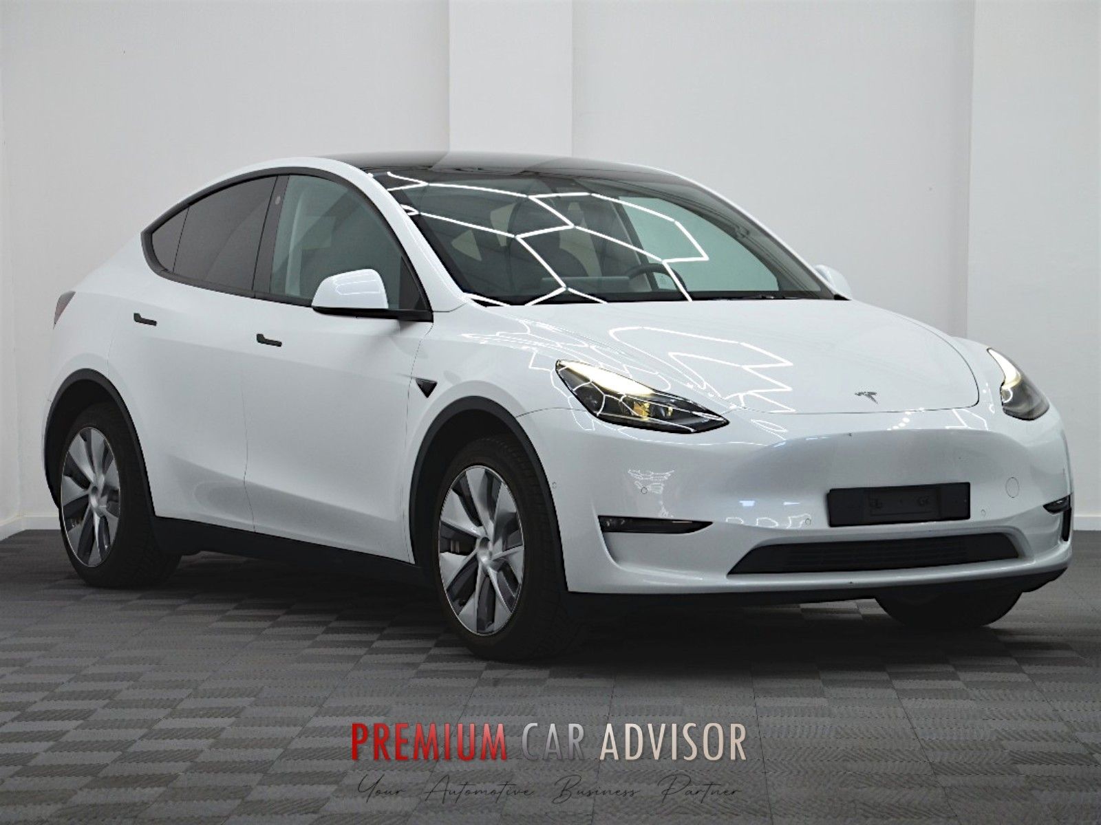 Tesla Model Y Long Range Dual AWD 19" AHK