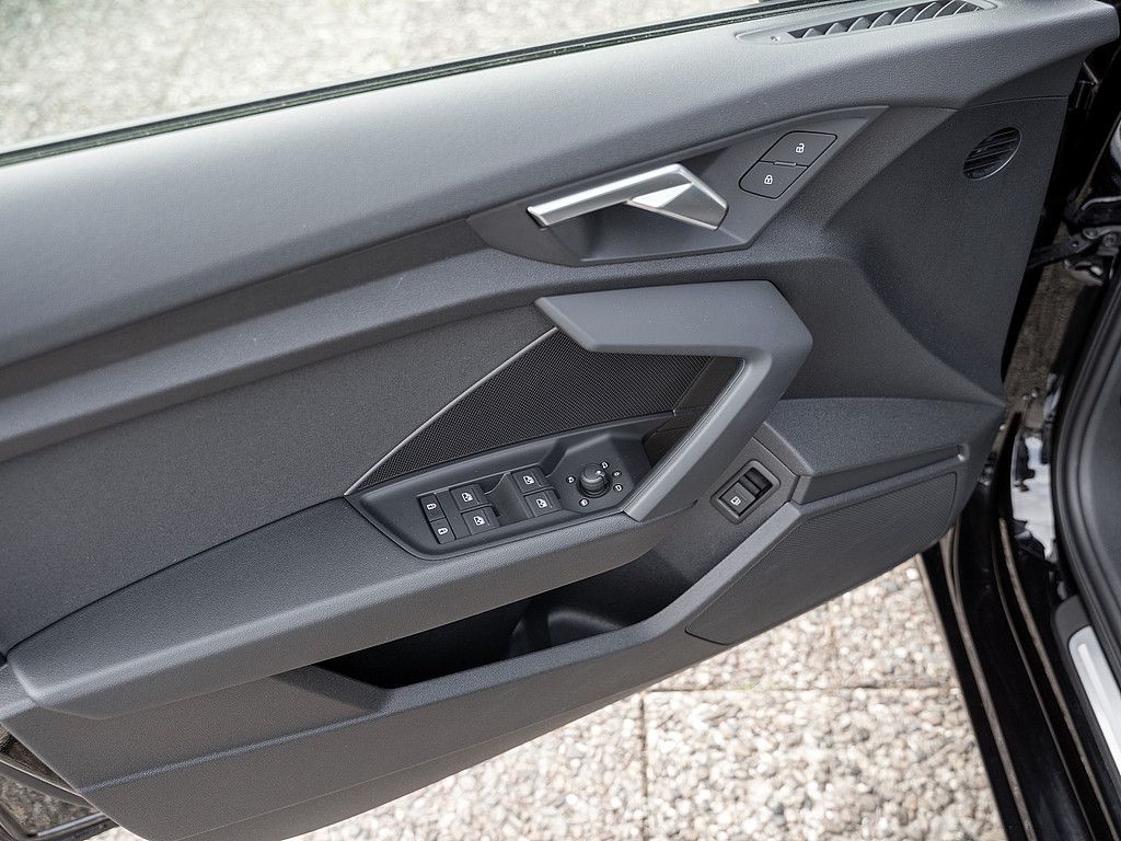 Audi A3 Sportback 40 TFSIe advanced - Samsaru's Car Outlet