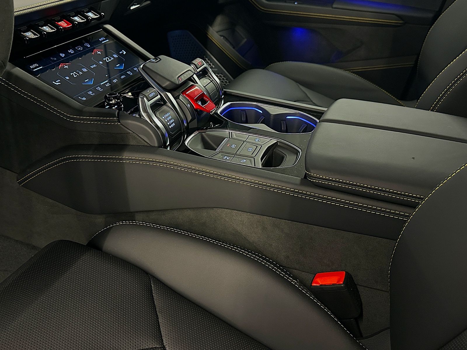Lamborghini Urus 4.0 V8 PHEV SE - Samsaru's Car Outlet